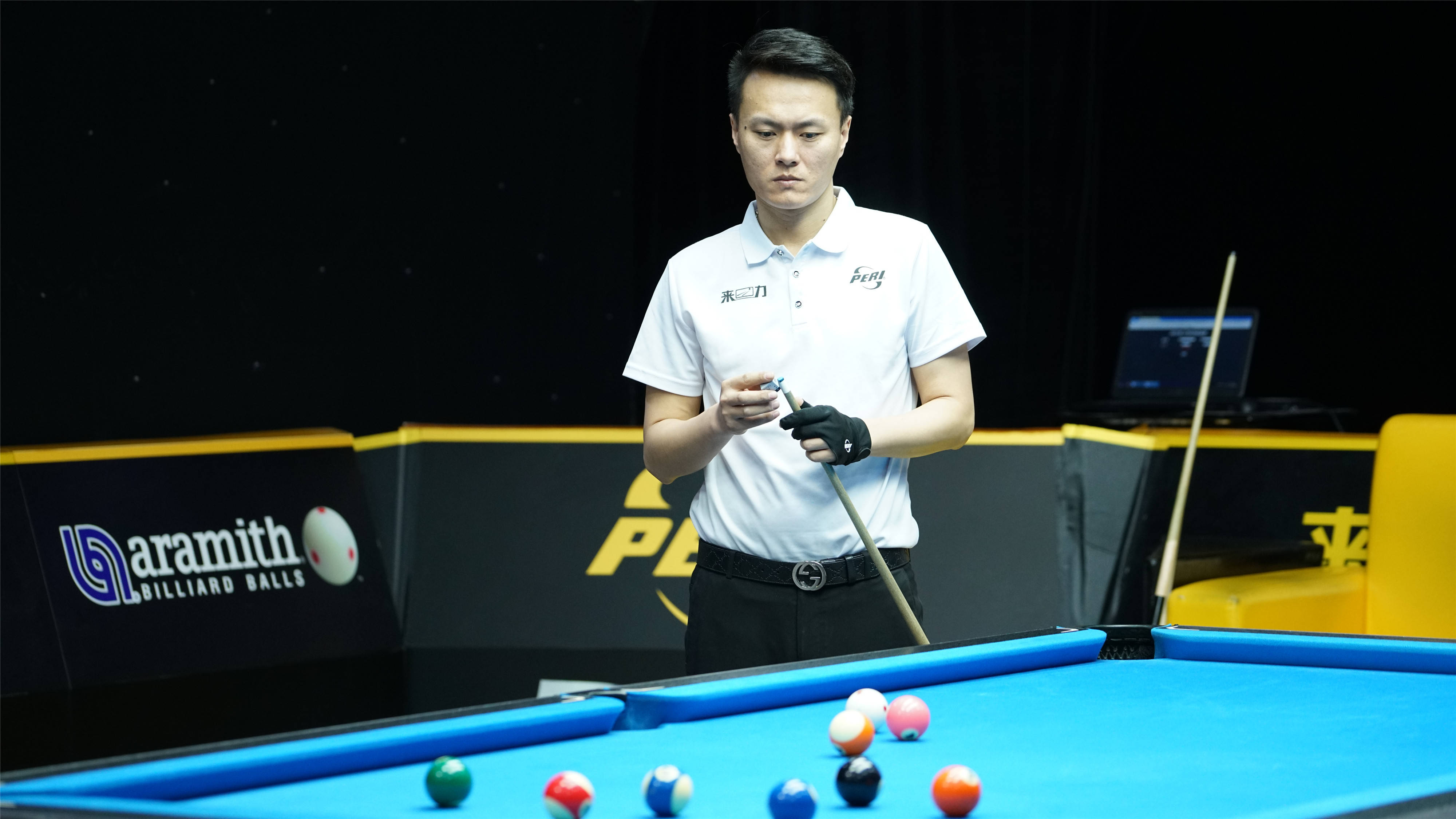 他不依赖华 他不依赖华